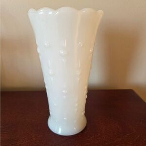vintage Anchor Hocking milk glass vase